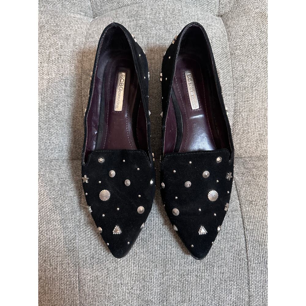 BCBG size 5.5 Nikkola black suede pointed-toe loafers silver-toned stars